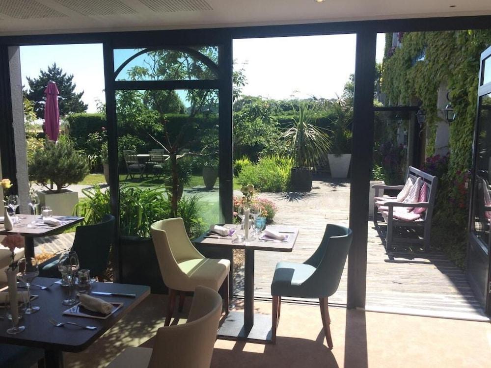 Relais Du Silence Hotel Restaurant Les Ormes 巴讷维尔-卡特里特 外观 照片