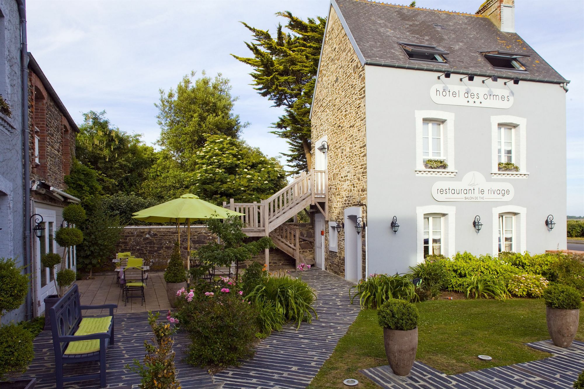 Relais Du Silence Hotel Restaurant Les Ormes 巴讷维尔-卡特里特 外观 照片